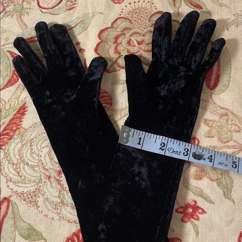 Vintage Carolina Amato 14” Black Velvet Long Stretchy Gloves Rhinestone Detail